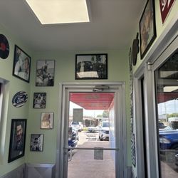 Boomarang Diner - Entrance
