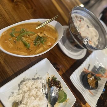 Boun Thai Kitchen - Salad Near Me - Paradise, Nevada Boun Thai Kitchen - Salad Near Me - Paradise, Nevada