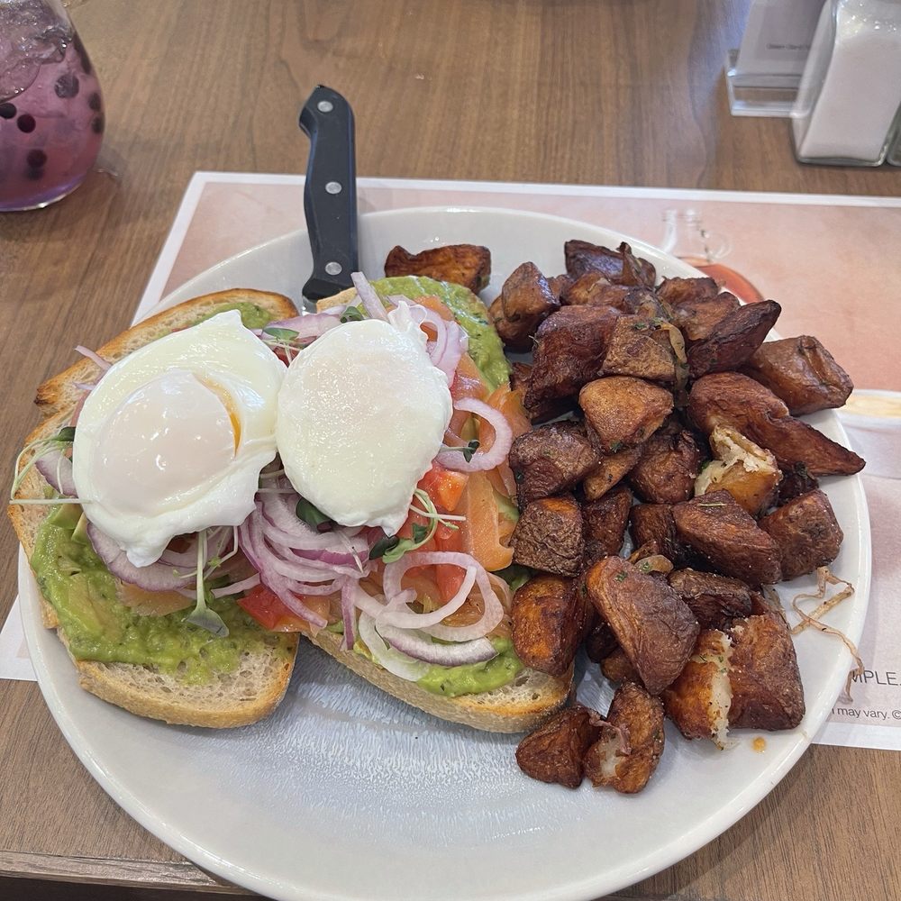 Pür & Simple - Delicious salmon avocado toast - Breakfast & Brunch Near Me - San Antonio, Texas Pür & Simple - Delicious salmon avocado toast - Breakfast & Brunch Near Me - San Antonio, Texas