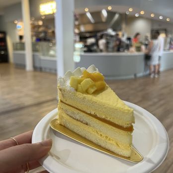 Brecotea - Mango Cake - Bubble Tea Near Me - Cary, North Carolina