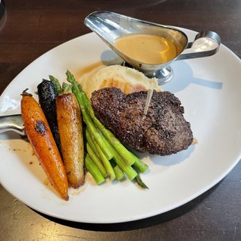 Yard House - 8 Oz. Pepper crusted steak - New American Near Me - Indianapolis, Indiana Yard House - 8 Oz. Pepper crusted steak - New American Near Me - Indianapolis, Indiana