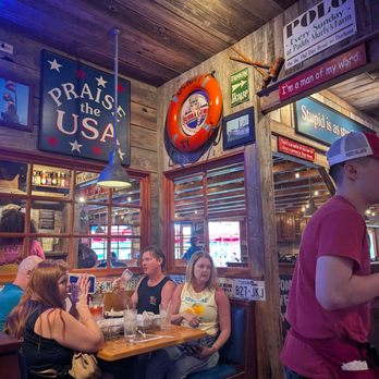 Bubba Gump Shrimp - Seafood Near Me - Long Beach, California