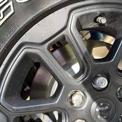 Universal Tire & Auto