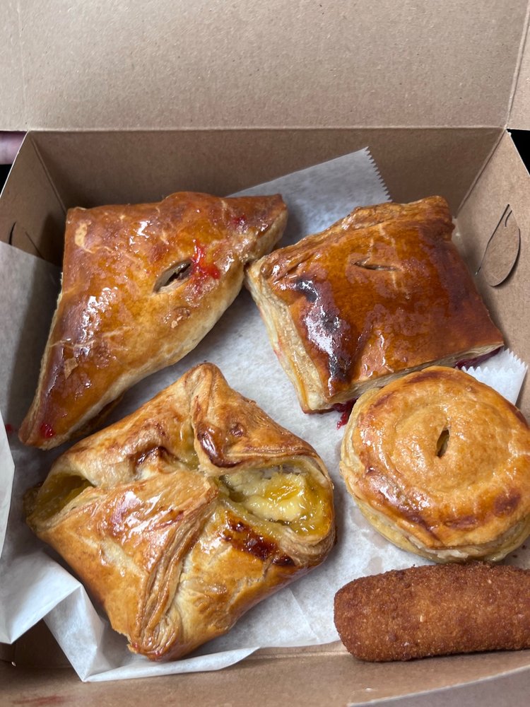 Sweet Bakery Cafeteria