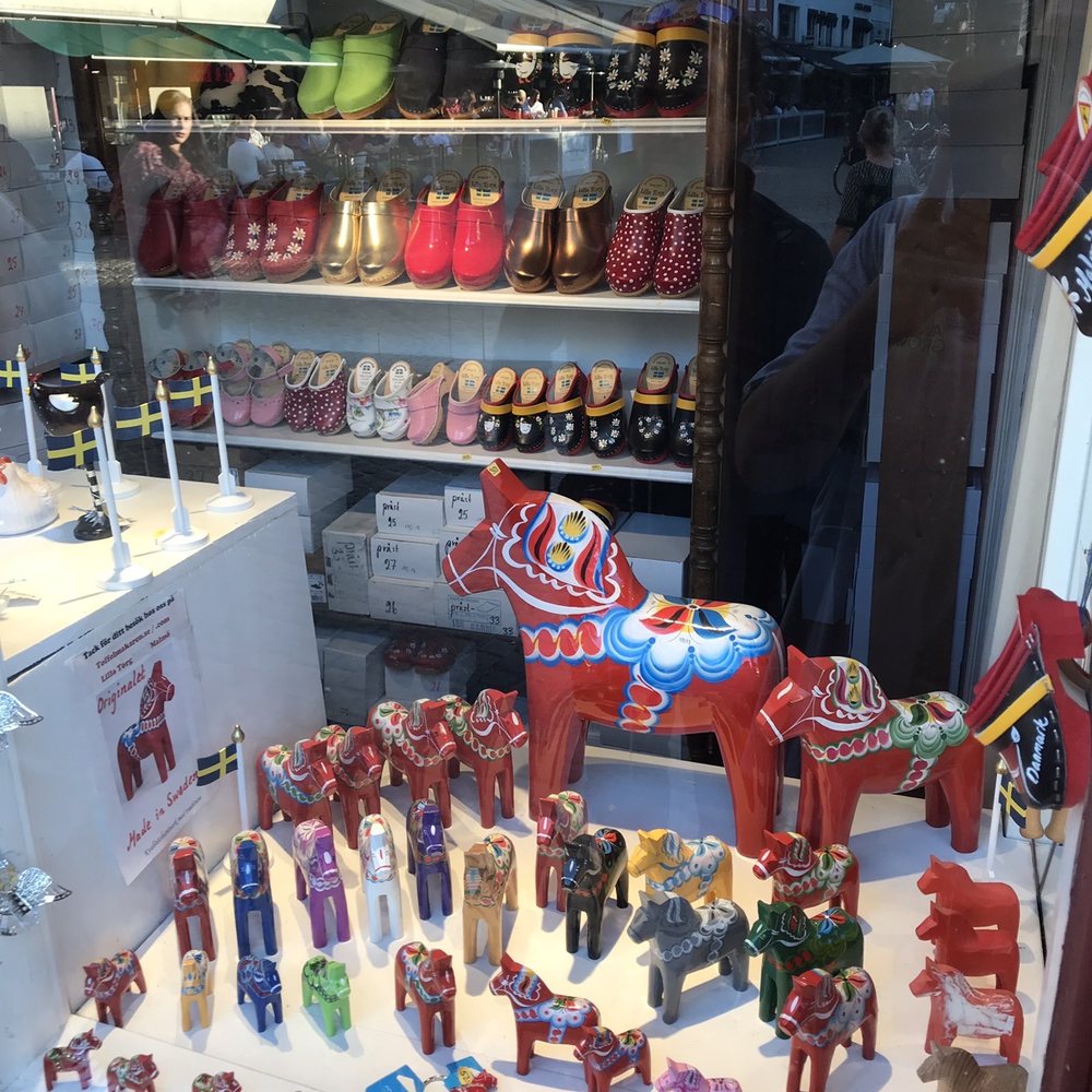 Toffelmakaren - Dalahästen (Dalecarlian horse). Hand carved and painted. A symbol of Sweden - Shoe Stores Near Me - Malmö, Alberta