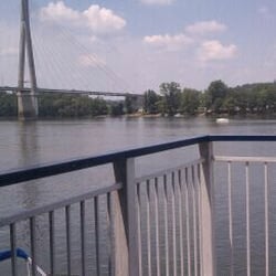 Schooner's Waterfront Grille
