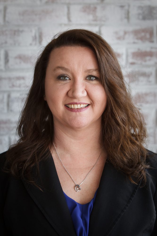 Farmers Insurance - Billie Jo Friday