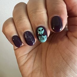 Free hand alien nail art design! Free hand alien nail art design!