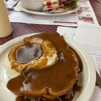 Boyd & Wurthmann Restaurant - Hot roast beef sandwich - Desserts Near Me - Berlin, Ohio Boyd & Wurthmann Restaurant - Hot roast beef sandwich - Desserts Near Me - Berlin, Ohio