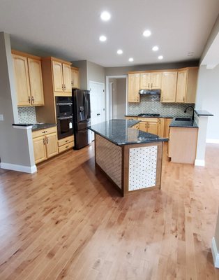 Royal Construction Plus Logo