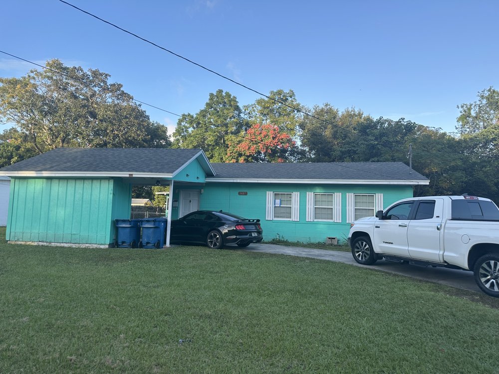 Slide of Bruzz Roofing