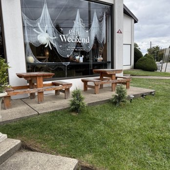 Cafe Weekend - Outdoor sitting area - Cafes Near Me - Cresskill, New Jersey