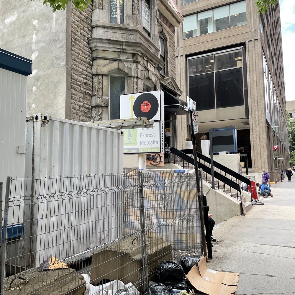 Cheap Thrills - Outside - Bookstores Near Me - Montreal, Quebec Cheap Thrills - Outside - Bookstores Near Me - Montreal, Quebec