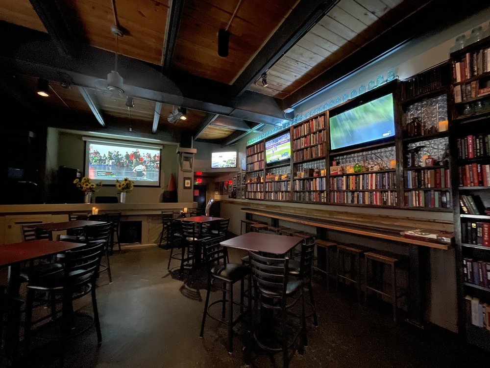 SLANE TAVERN Updated August 2024 37 Spring St, Eureka Springs