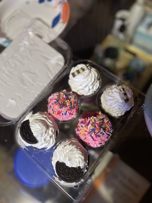 Cold Stone Creamery by null