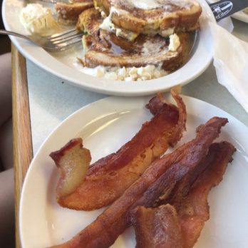 Flap Jacks - Cinnamon swirl French toast and bacon - Breakfast & Brunch Near Me - Lebanon, Indiana