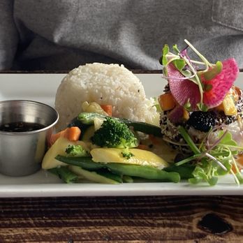 The Fish Hopper - Ahi Tuna Seared Rare - Seafood Near Me - Monterey, California