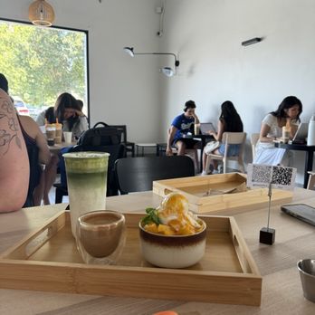 Peak Cafe - Matcha latte, flat white, mango bingsu - Cafes Near Me - Northridge, California