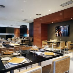 AC Hotel by Marriott Los Vascos - Desayunos