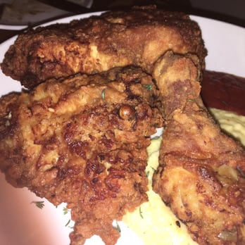 Fete - fried chicken with spicy tomato jam and grits with Gouda and roasted green beans - New American Near Me - Honolulu, Hawaii Fete - fried chicken with spicy tomato jam and grits with Gouda and roasted green beans - New American Near Me - Honolulu, Hawaii