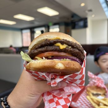 Marty’s Grill - ダブルチーズバーガー - Burgers Near Me - Richmond, California Marty’s Grill - ダブルチーズバーガー - Burgers Near Me - Richmond, California