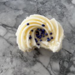 Sweet Cake Bake Shop - Lemon lavender cupcake