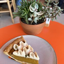 Toña Bakery & Café