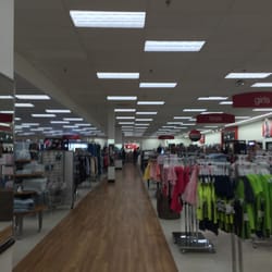 TJ Maxx of Sudbury -- Sudbury Crossing : 437 Boston Post Road / Route 20, Sudbury           Interior