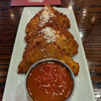 Romano's Macaroni Grill - Fried lasagna bites - Italian Near Me - Selma, Texas