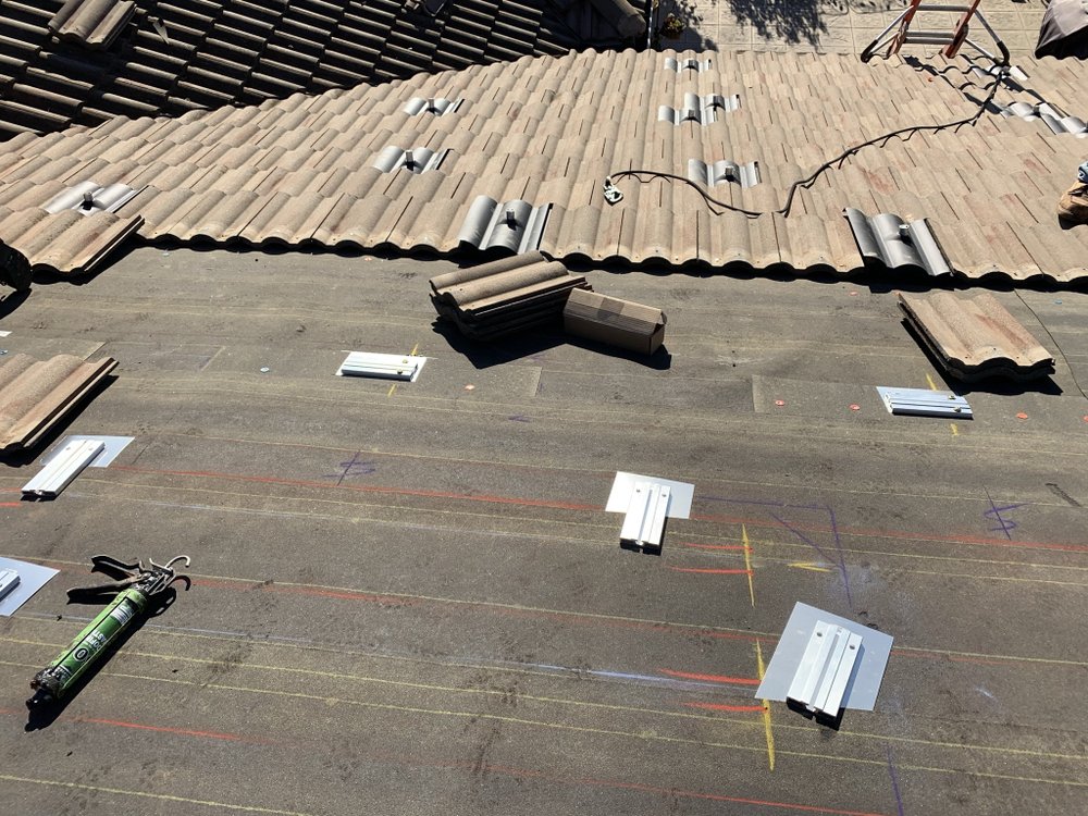 Slide of Gonzalo Roofing