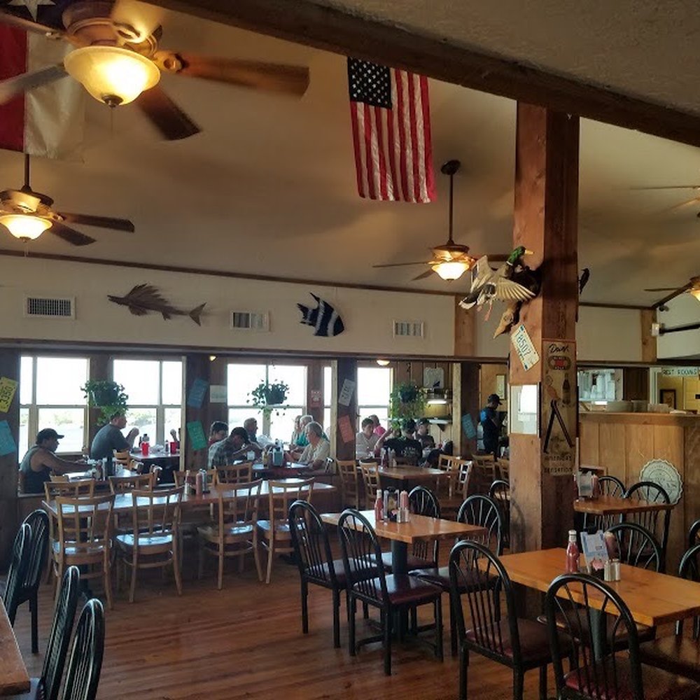 Stingaree - Inside at 3pm on a Thursday - Seafood Near Me - Crystal Beach, Texas