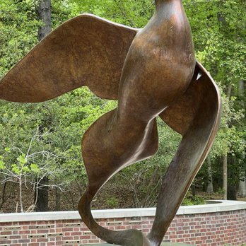 William & Mary Memorial Garden - Landmarks & Historical Buildings Near Me - Williamsburg, Virginia William & Mary Memorial Garden - Landmarks & Historical Buildings Near Me - Williamsburg, Virginia