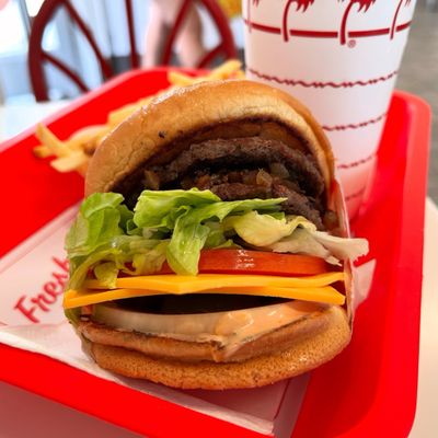 In-N-Out Burger by null