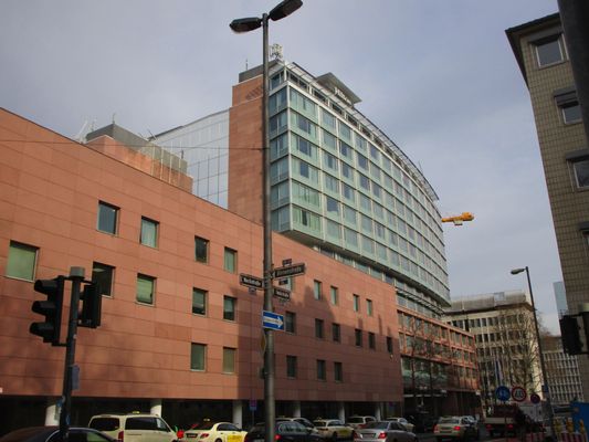 Hilton Frankfurt City Centre by null