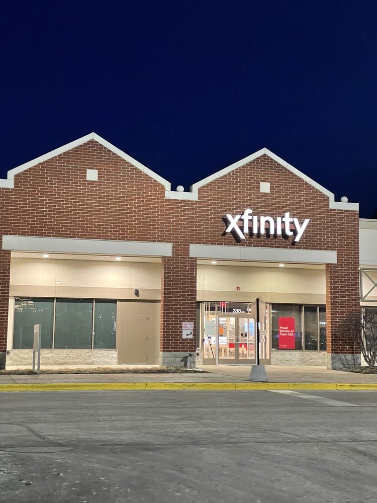 XFINITY STORE BY COMCAST Updated August 2024 32 Photos & 49 Reviews 701 N Milwaukee Ave