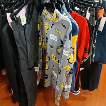 Commerce Clothing Outlet - Men's outfits - Women's Clothing Near Me - Tujunga, California