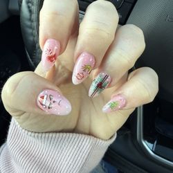 5 Star Nails - My daughter and her grinchy nails lol