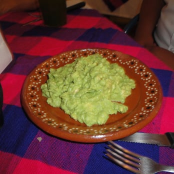 Checándole - Guacamole! - Mexican Near Me - Cancún, ROO
