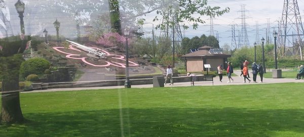 Floral Clock by null