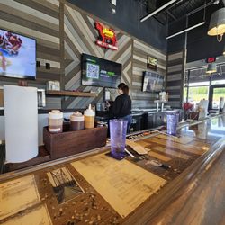 Hugh’s Q - Inside bar area