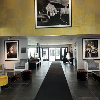 Sunset Marquis - Lobby - Hotels Near Me - West Hollywood, California
