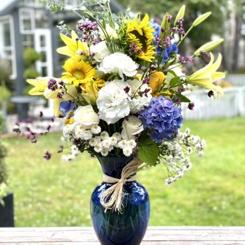 Nansen Florals - Go big or go home! Send a beautiful floral gift! - Florists Near Me - Seaview, Washington Nansen Florals - Go big or go home! Send a beautiful floral gift! - Florists Near Me - Seaview, Washington