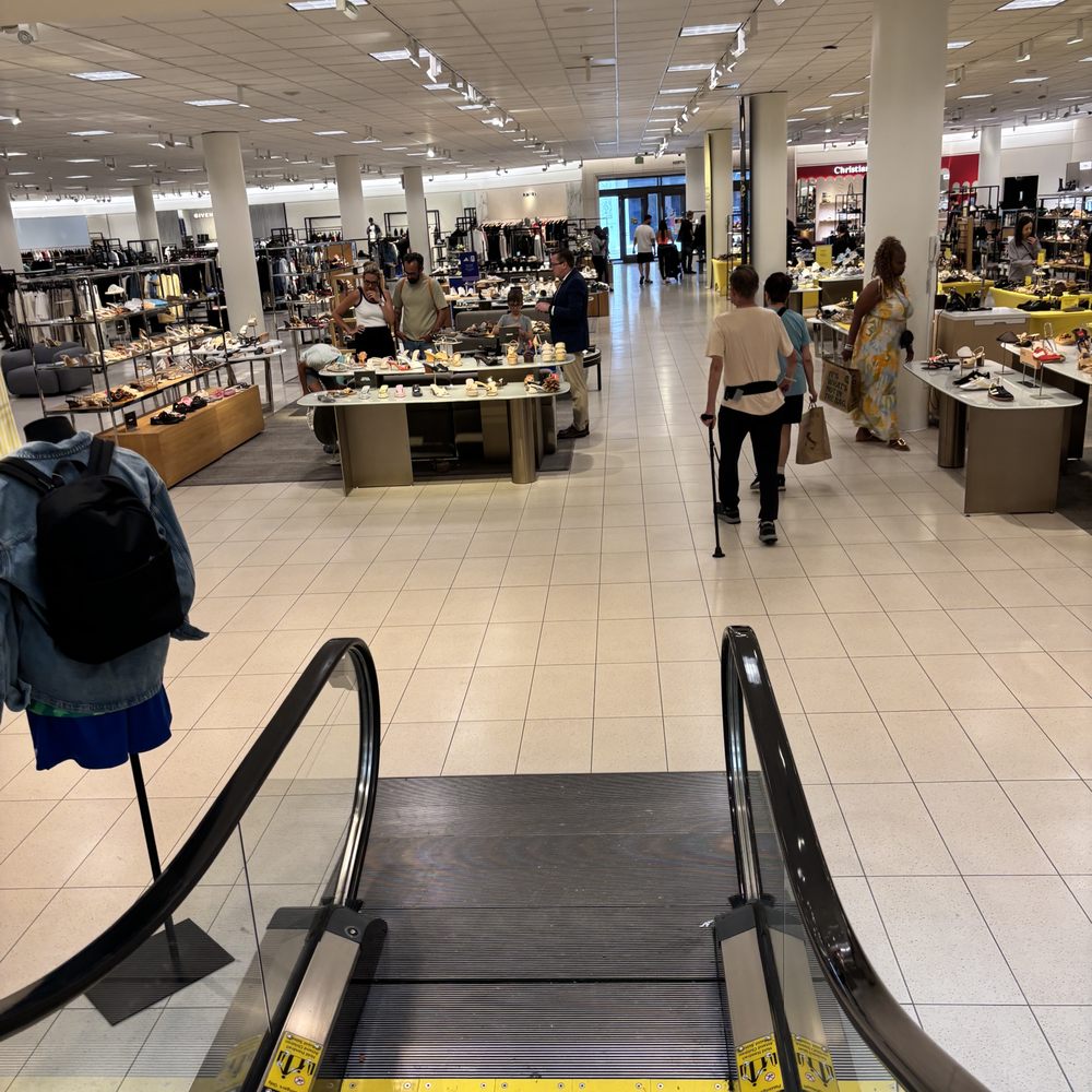 Nordstrom Aventura - Department Stores Near Me - Aventura, Florida