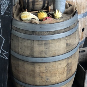 Esfuerzo Wine - Decor - Wine Tasting Room Near Me - Buellton, California