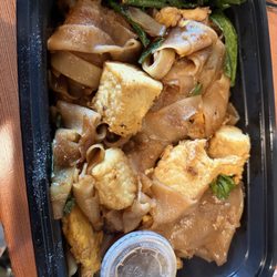 Pad Se Ew - Veg with tofu, gluten-free option
