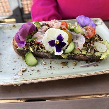 Magnolia House - Beautiful presentation - Cocktail Bars Near Me - Pasadena, California