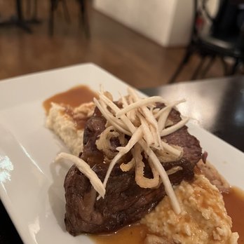 Appalachia Kitchen - 48-hr Short Rib with cheddar grits and red wine reduction - New American Near Me - Snowshoe, West Virginia