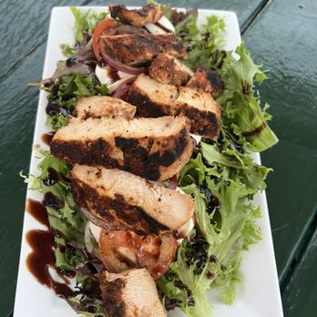 Lighthouse Inn - Caprese salad with roasted blackened chicken - Bed & Breakfast Near Me - West Dennis, Massachusetts