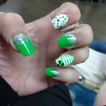 Tommy Barber & Nail Spa - Acrylic Nails - Nail Technicians Near Me - Everett, Washington