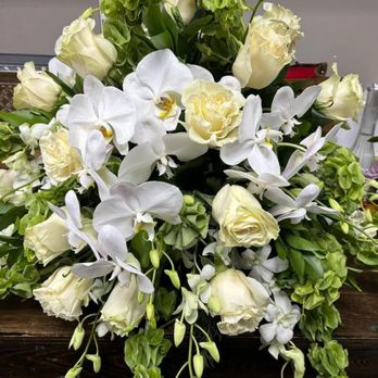 White & Red Rose - Florists Near Me - Rockville Centre, New York White & Red Rose - Florists Near Me - Rockville Centre, New York